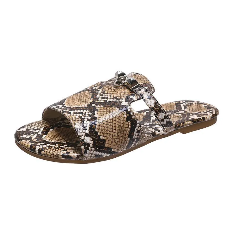 

Plus size women's shoes 2021 summer new style totem metal buckle flat bottom ladies sandals women's shoes