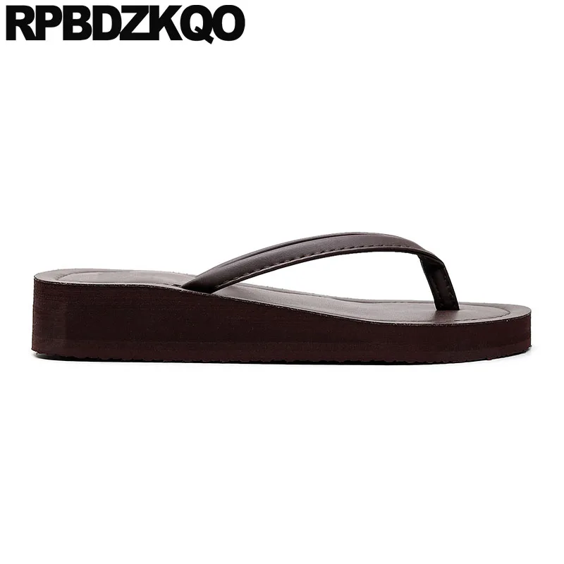 Шлепанцы на низкой танкетке Женские шлепанцы Кожаные босоножки платформе