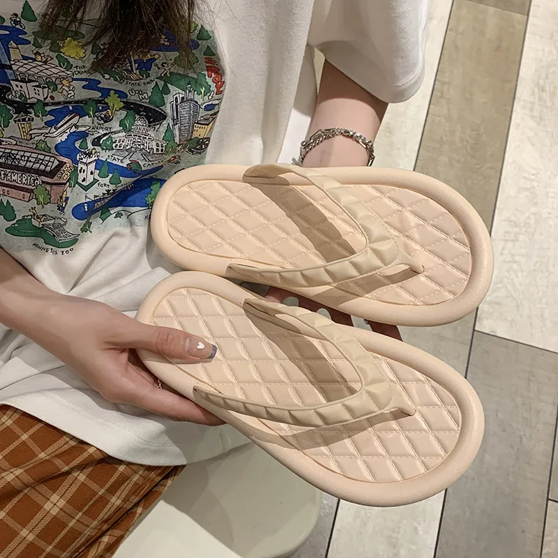 

New Summer Women Beach Flip Flops Concise Soft Outdoor Indoor Slippers Female Candy Color Holiday Beach Flat Slippers Sandals