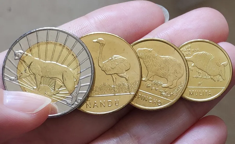 Набор из 4 оригинальных монет для празднования Уругвай 100% оригинальная