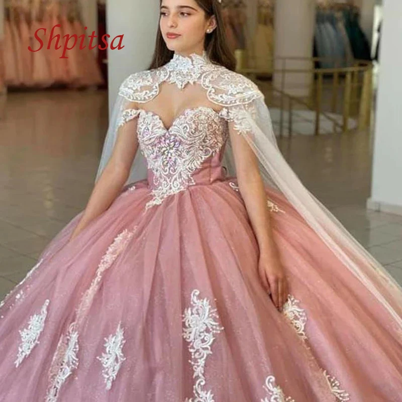 

Elegant Lace Quinceanera Dresses Ball Gown with Cape Puffy Plus Size Women Masquerade Long Prom Sixteen Sweet 16 Dress 15 Years