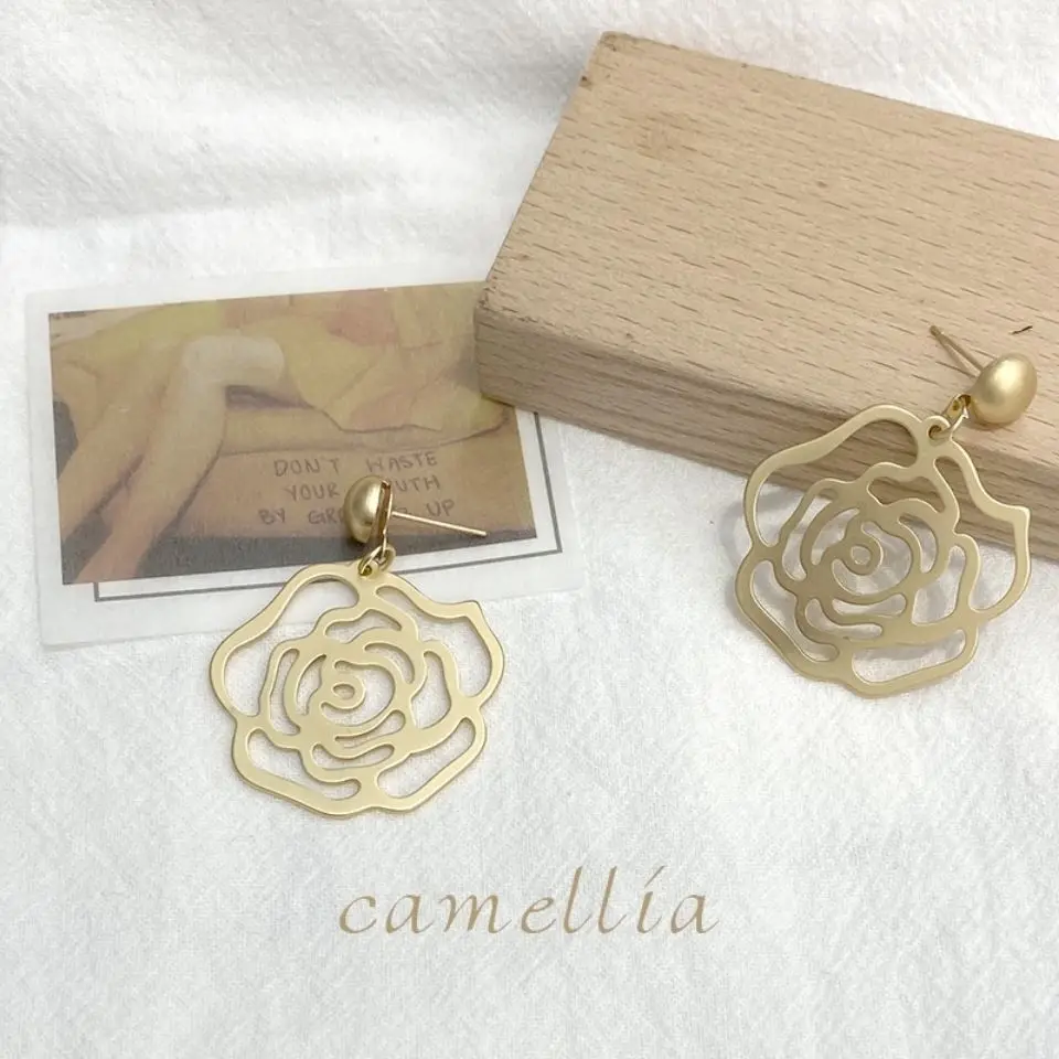 

Camellia retro matte design INS trend earrings new 2021 accessories eardrop