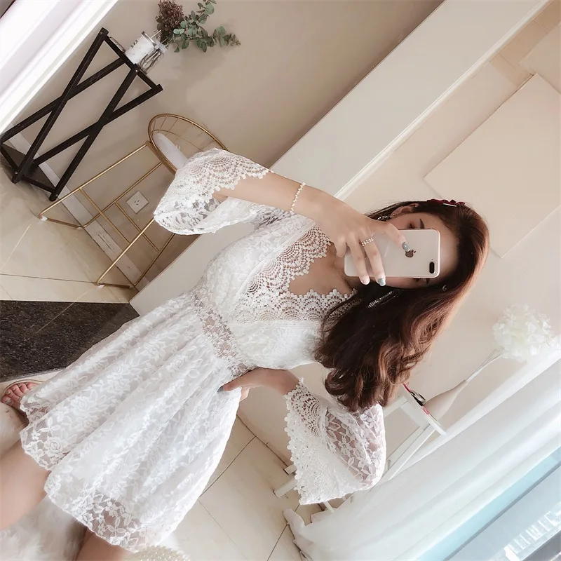Женское кружевное платье с вышивкой подиумное ажурное длинным рукавом и V