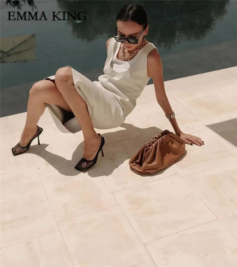 Emma king/Новинка года; пикантные летние женские босоножки из сетчатого материала; модные вечерние туфли-лодочки на высоком квадратном каблуке с вырезами и цепочкой