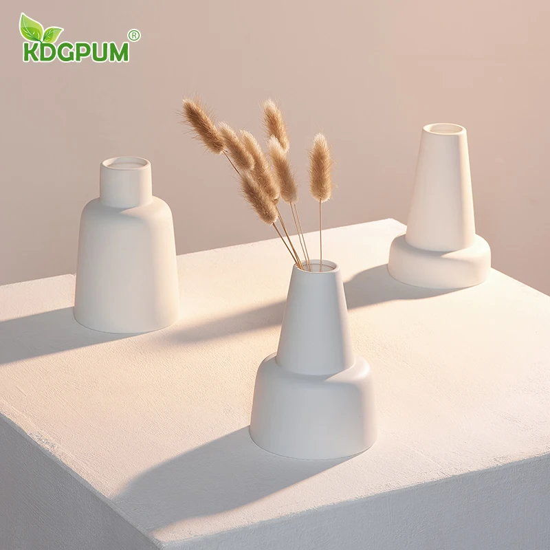 

Modern Handmade Ceramic Dried Flower Vase Ins Creative Nordic Small Fresh Home Decoration Office Table Decoration