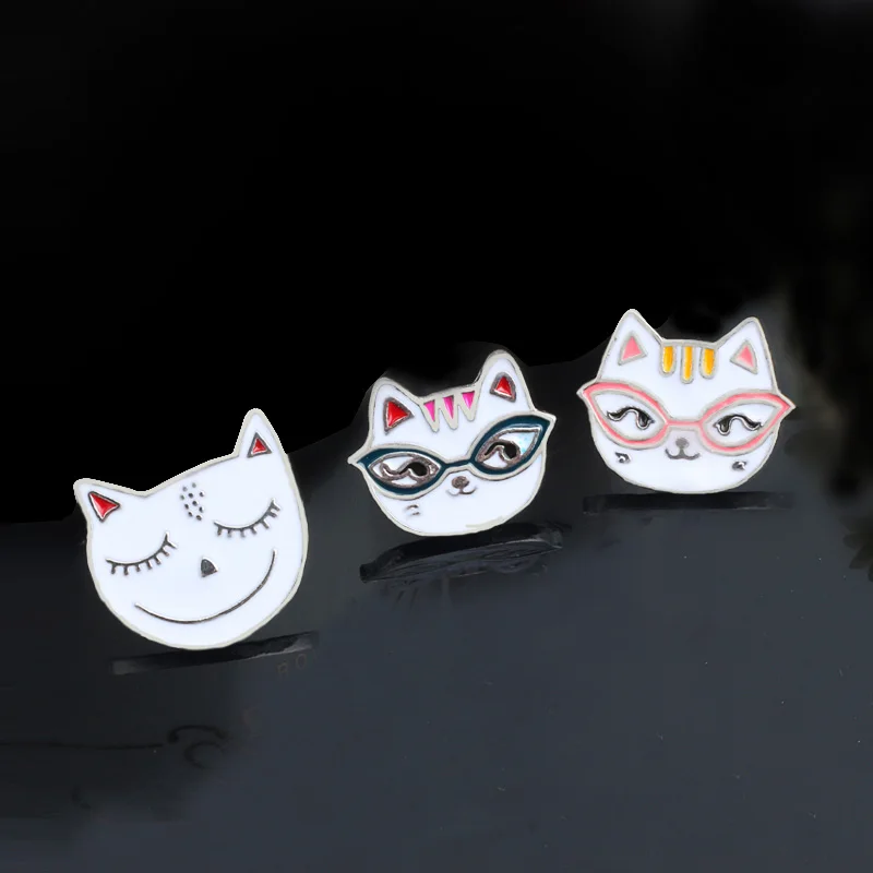 Мультфильм брошки Женская бижутерия ананас Кот горный эмаль булавки значки на