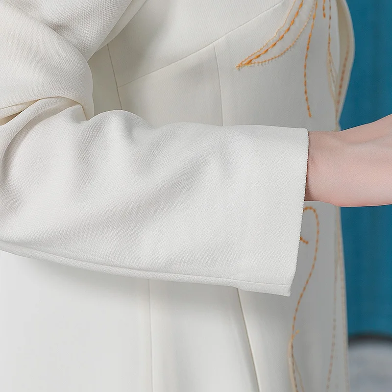 

VOA 60m/m heavy silk frosted white lapel orange arch needle stereo organza spliced long sleeve windbreaker FE67