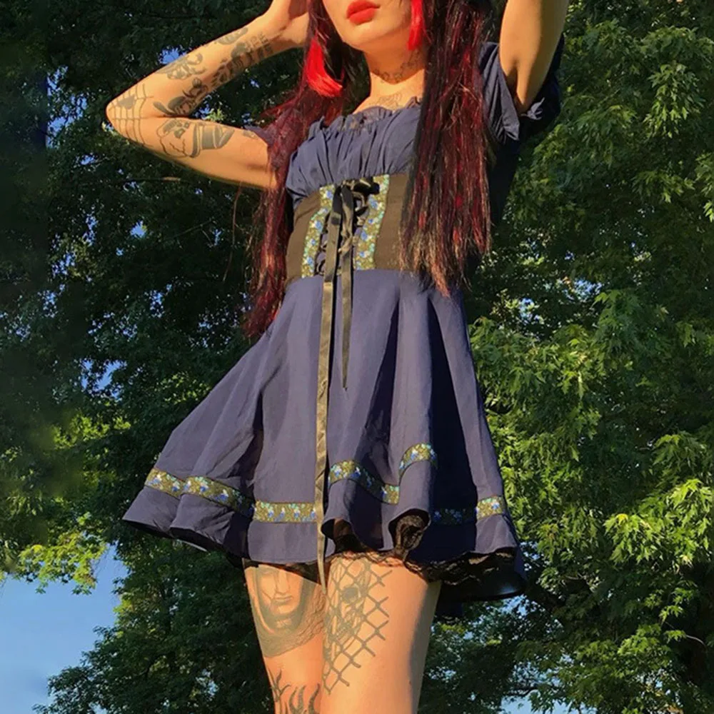 Женское кружевное платье с коротким рукавом однотонное в стиле ретро квадратным