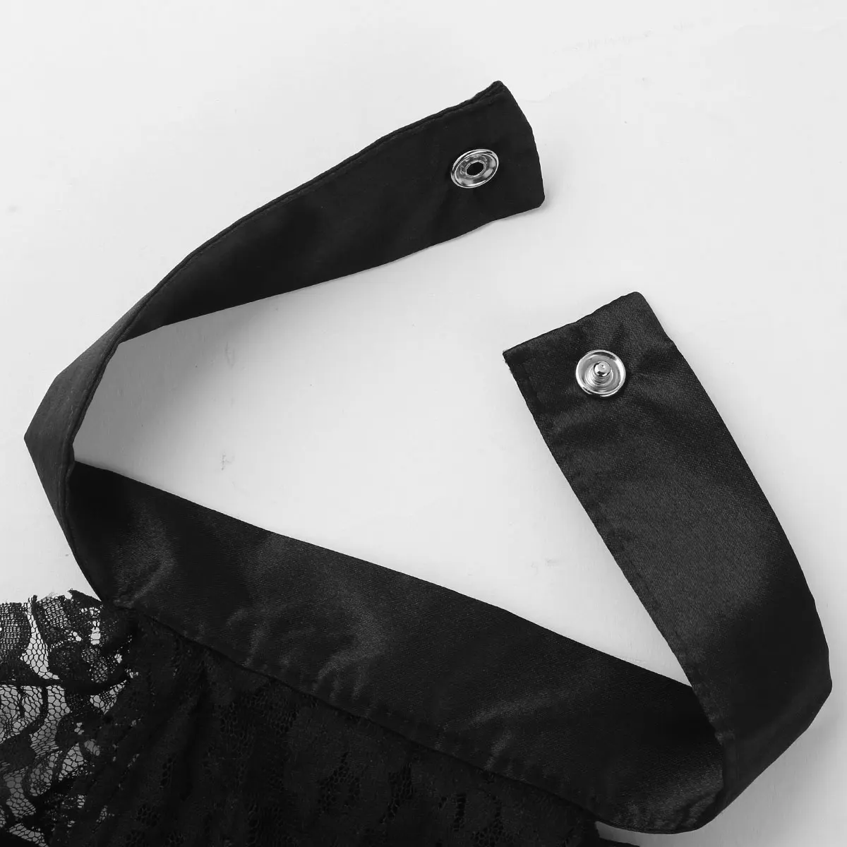 Кружевной воротник с оборками в викторианском стиле эпохи