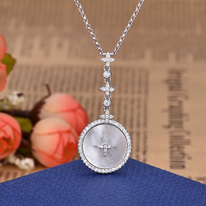 Цепочка Женская Длинная с фианитами Модная бижутерия на длину ключиц четырьмя