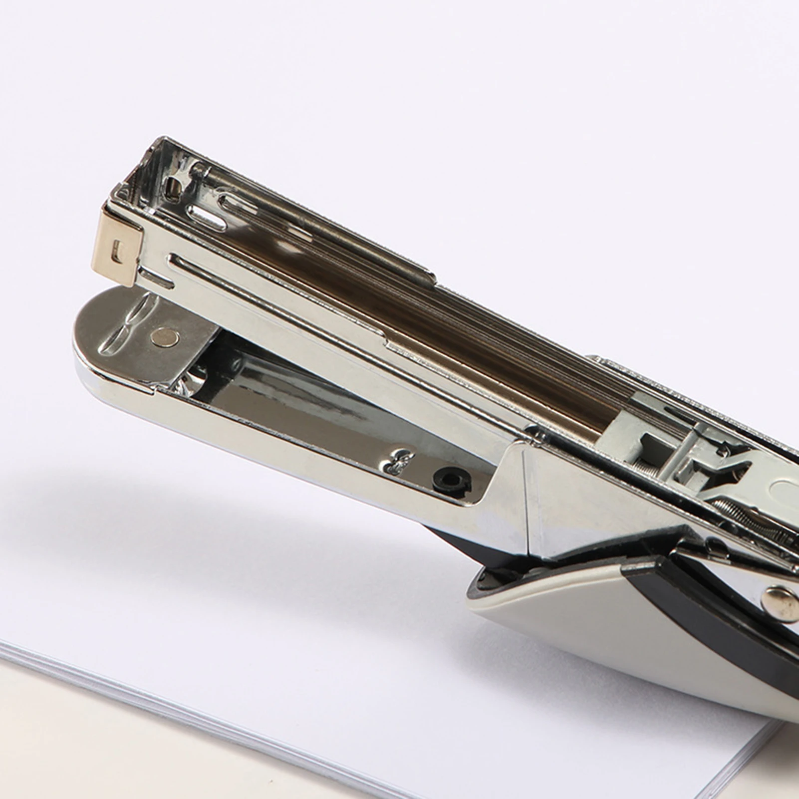 

Manual Hand Held Office Stapler 15 Sheets Stapling Capacity Paper Binding Machine Low Force for Office Stationery Supplies