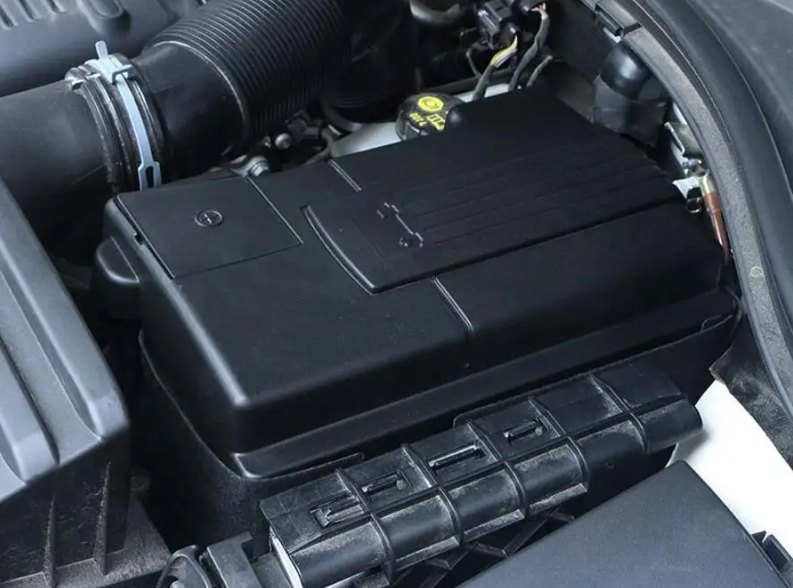 Защитная крышка для двигателя автомобиля с положительным отрицательным