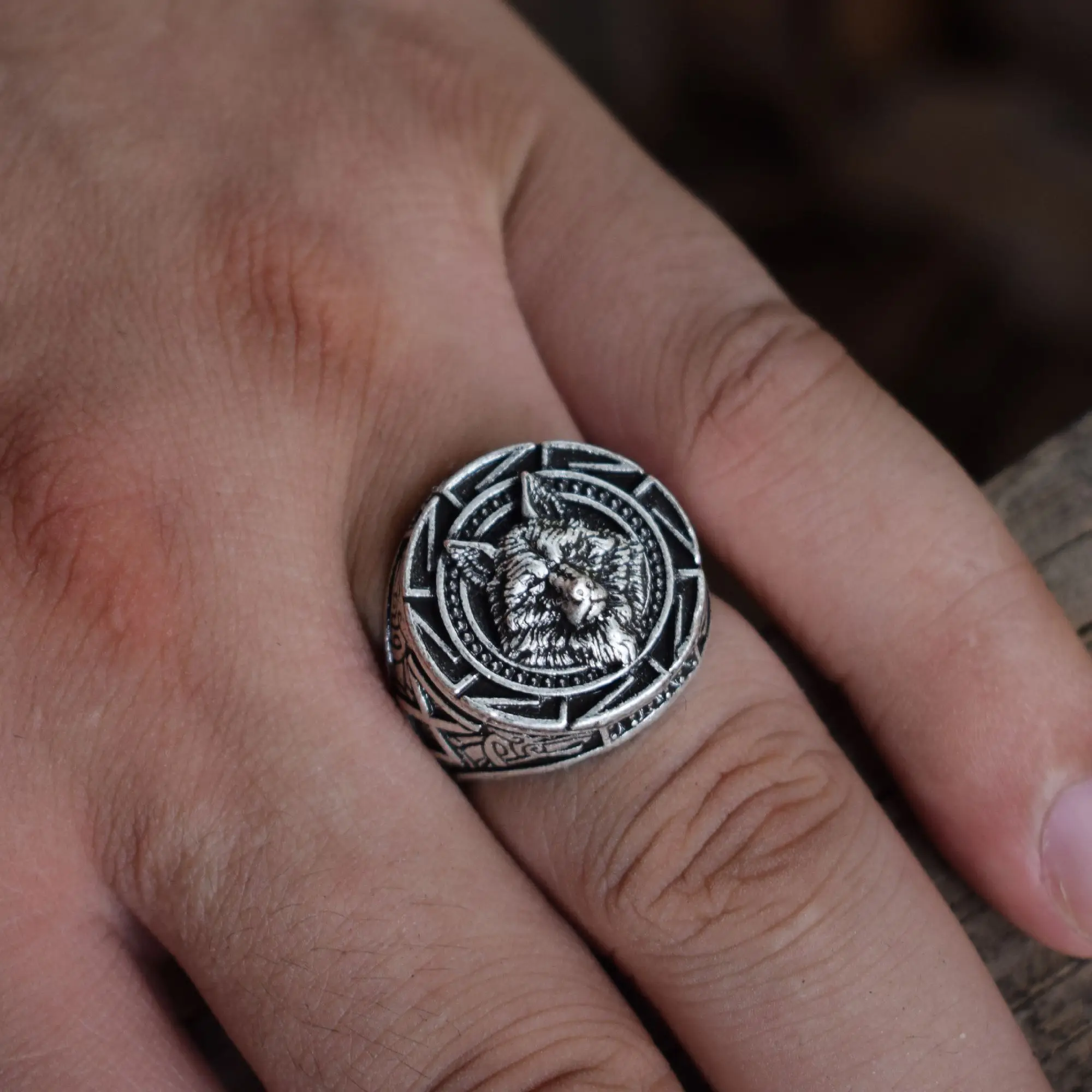 Мужское байкерское кольцо с волком ювелирное изделие в стиле панк 12
