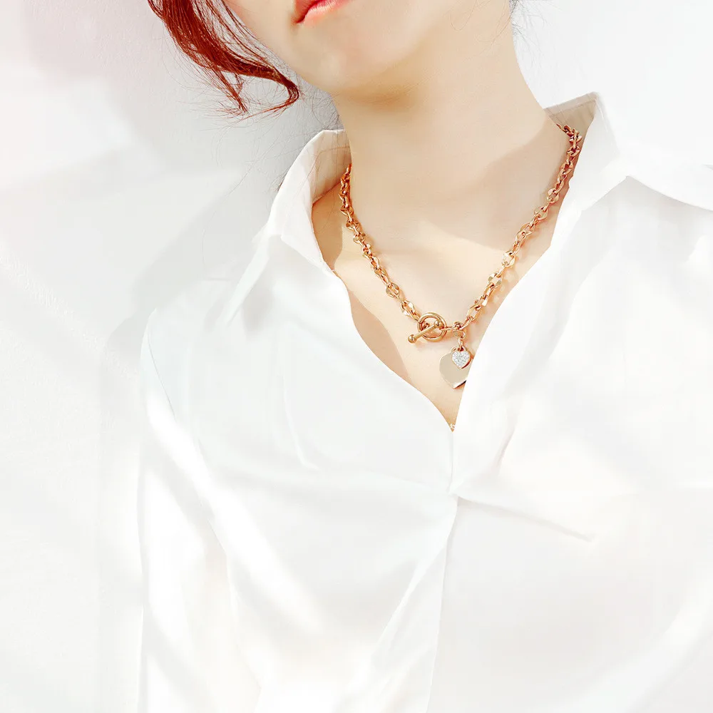 

Charm OT Word Buckle Necklace Titanium Steel Gold Plated Love Necklace Fashion Fresh Female Necklace