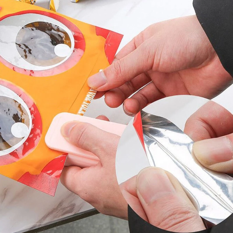 

Mini Sealing Machine Portable Snack Bag Heat Sealer Hand Press Sealing Machine for Plastic Bags Food Saver Storage