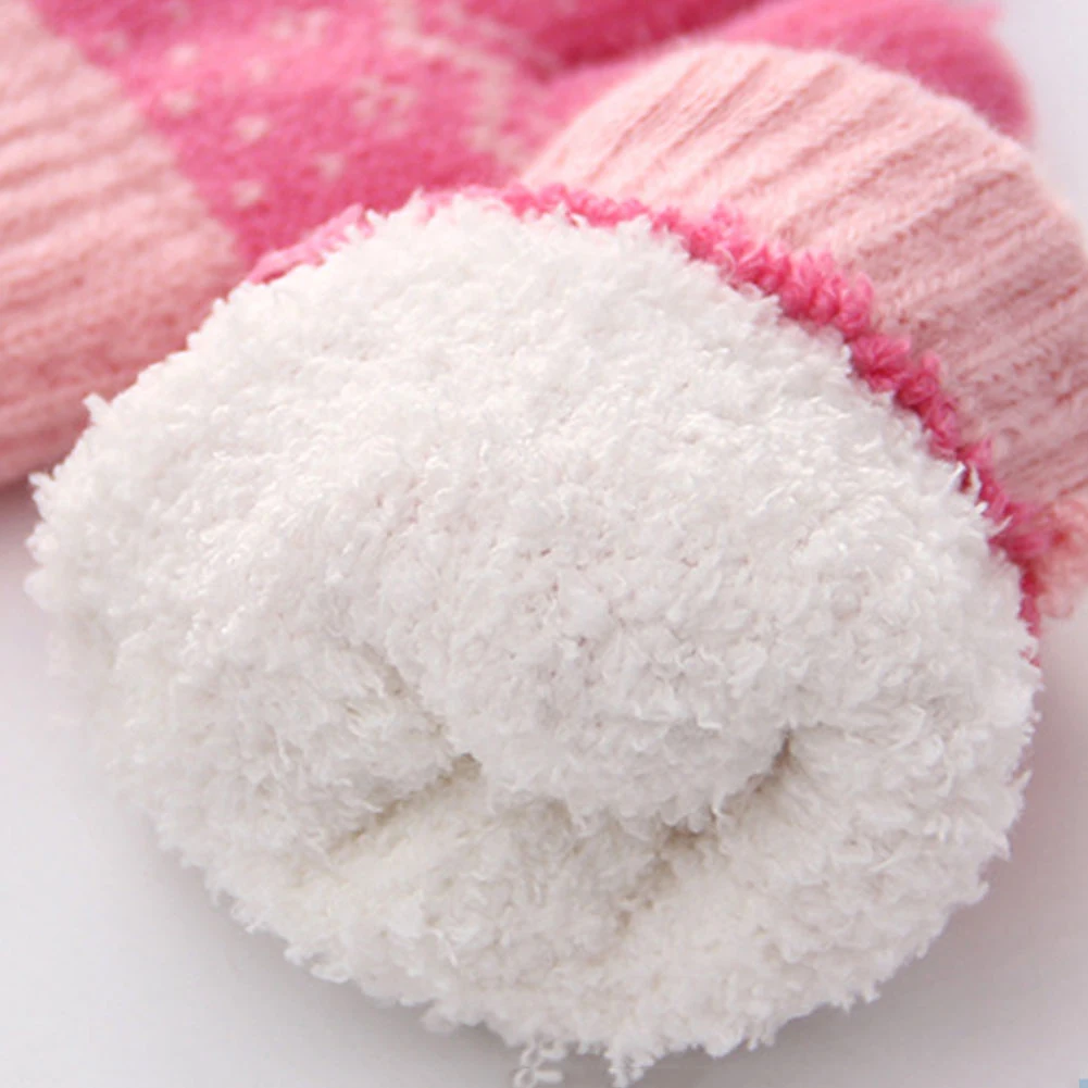 Детские зимние вязаные перчатки для девочек толстые теплые варежки с подвесной