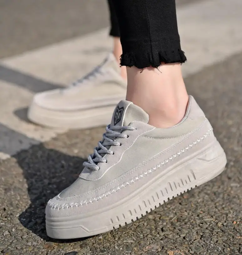 Женские кроссовки на платформе qwedb розовые вулканизированной подошве