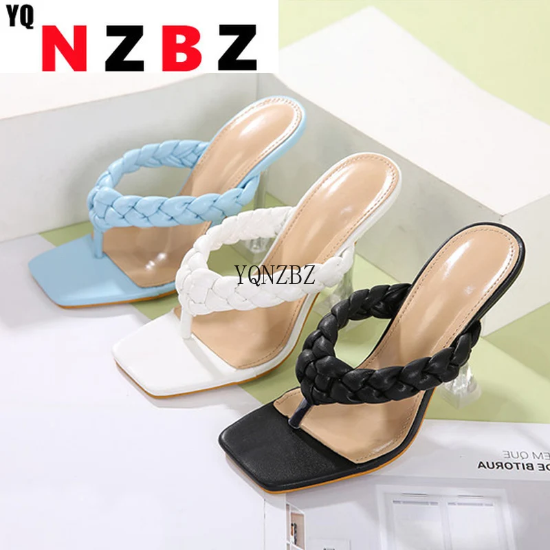 

YQNZBZ летние модные дизайнерские плетеные женские тапочки Прозрачные женские мюли на необычном высоком каблуке шлепанцы туфли с открытым но...
