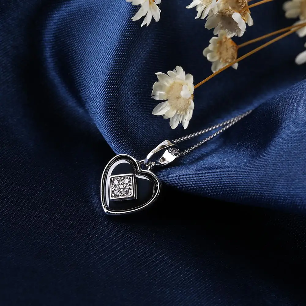 TUHE ожерелье с подвеской в виде сердца черно белое керамическое кристаллом 44 см