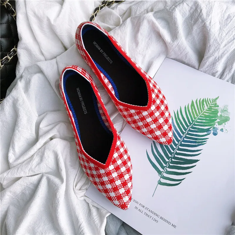 Весенняя обувь на плоской подошве в клетку женские Балетки без застежки с острым