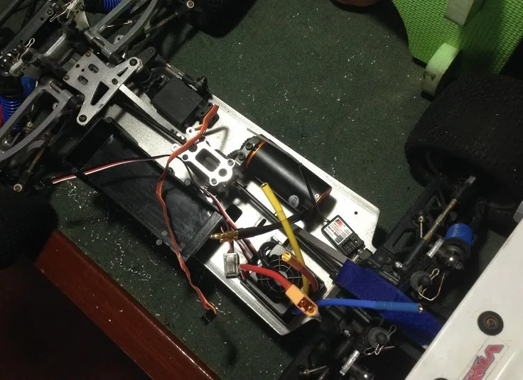 1/8 rc автомобиль внедорожников грузовик Nitro изменение бесщеточный идеальный двигатель Монтажный держатель Kyosho HSP hobao FS racing