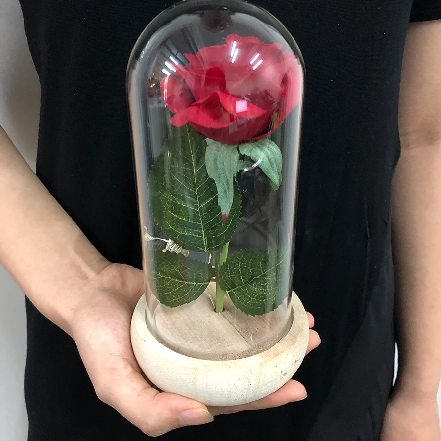 Подарок на день рождения Красавица и Чудовище красная роза в стеклянном куполе