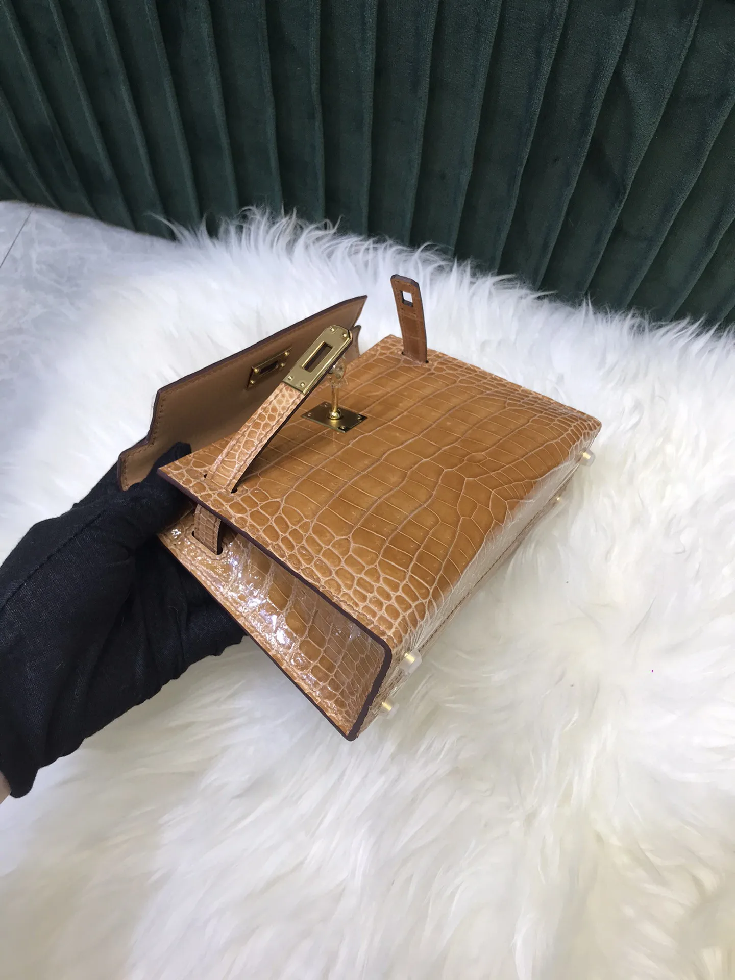 

Fully Handmade Shinny Crocodile Brand Purse,Design Bag,19.5CM Luxury Handbag,Wax Line Stitching, Fast delivery
