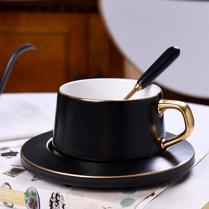 Роскошная керамическая кофейная чашка в скандинавском стиле с ложкой