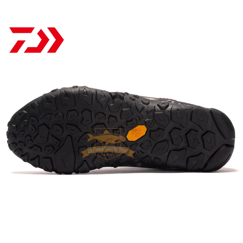 

Daiwa Men Fishing Shoes Anti-skid Tactical Climbing Boots Outdoor Sport Breathable Waterproof Camouflage Travel Fishing Shoes