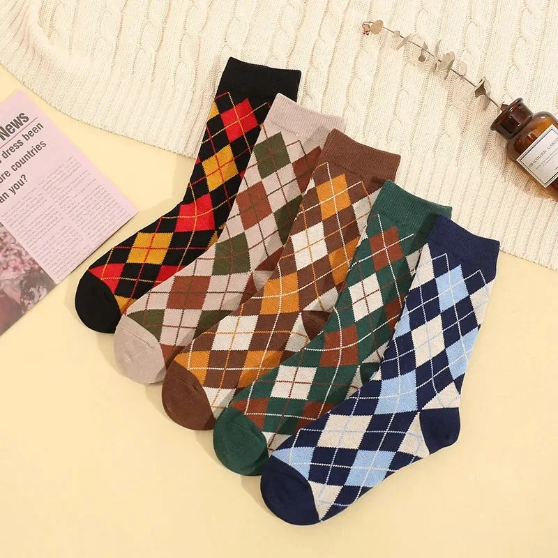 

Забавные женские носки, хлопковые осенние модные носки в стиле Харадзюку, в клетку, со стразами, в стиле преппи, счастливые повседневные жен...
