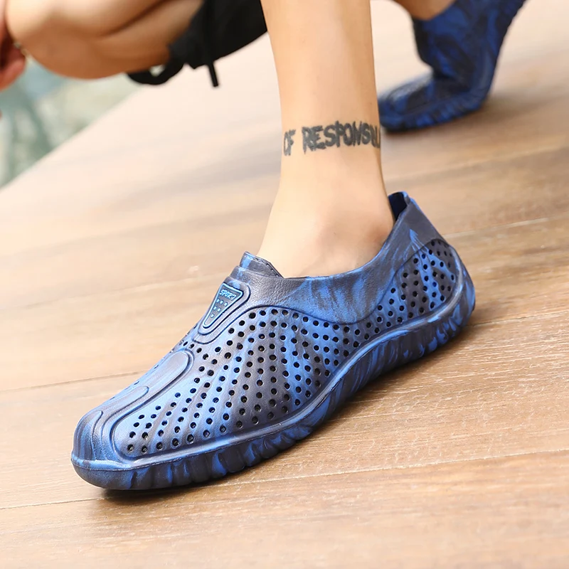 Summer Men Clogs Quick Dry Sneakers Home Slippers Outdoor Garden Shoes Beach Sandals Mules Antiskid Bathroom | Спорт и развлечения