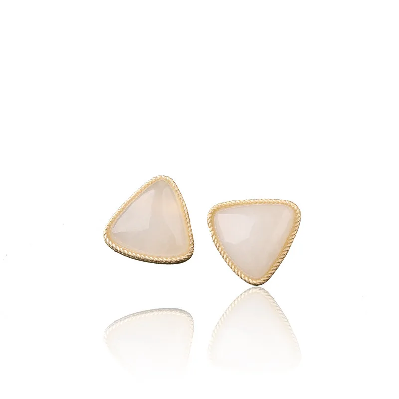 

2020 New Arrival Tiktok Kwai Live Manufacturers Supply Certificates 925 Plated Inlaid Triangle And Tian Yu Ear Studs Earrings.