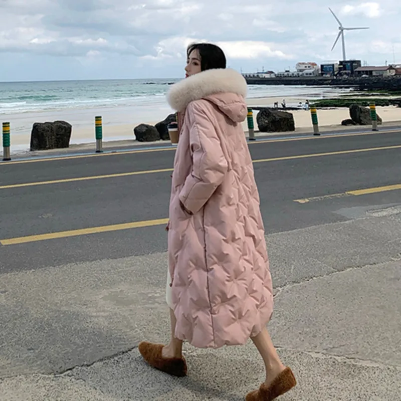 Женская длинная куртка пуховик на утином пуху с капюшоном и воротником из