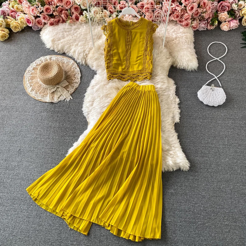 

2021 New Summer Women Sets High Quality Lace Patchwork Short Top And Chiffon Pleated Long Skirt Two Piece Set