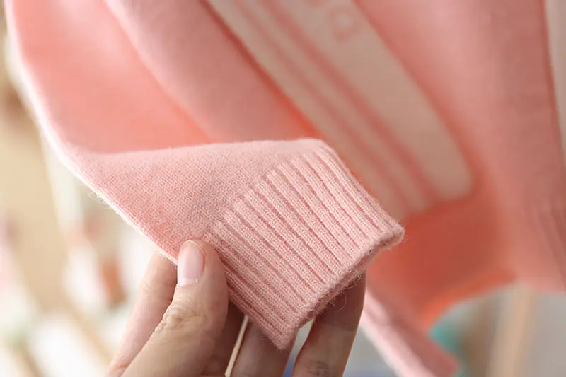 Костюм детский весенний из двух предметов свитер и короткое платье для девочек |