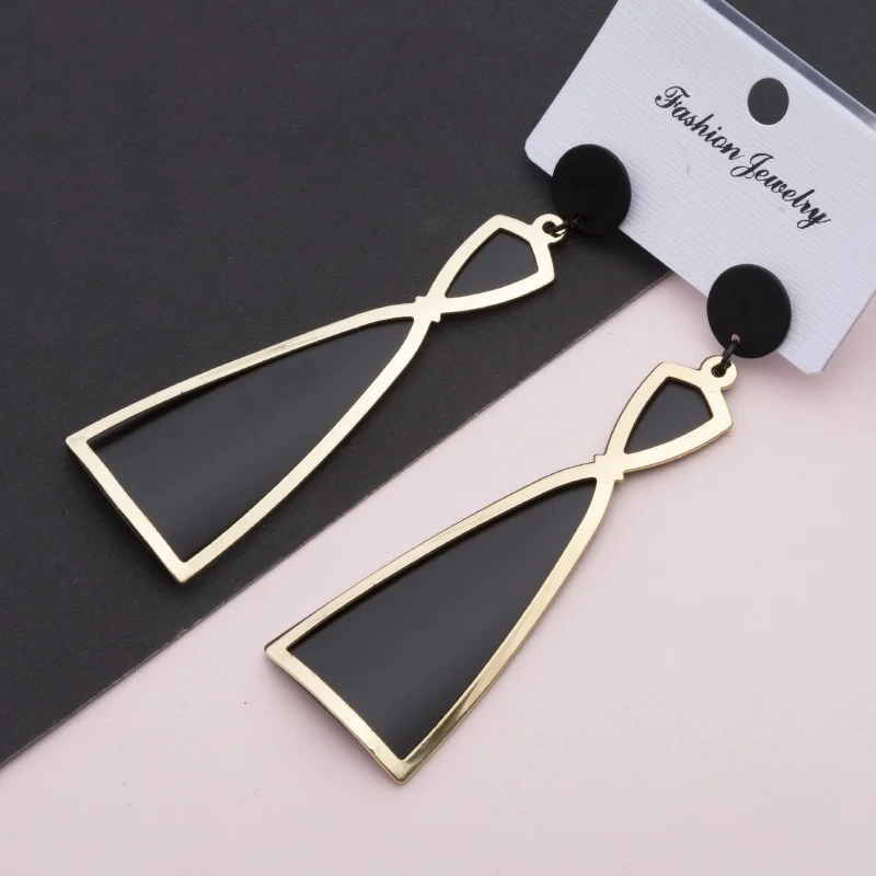 

Long European and American Exaggerated Geometric Cold Wind Simple Earrings Metal Ins Wind Jewelry