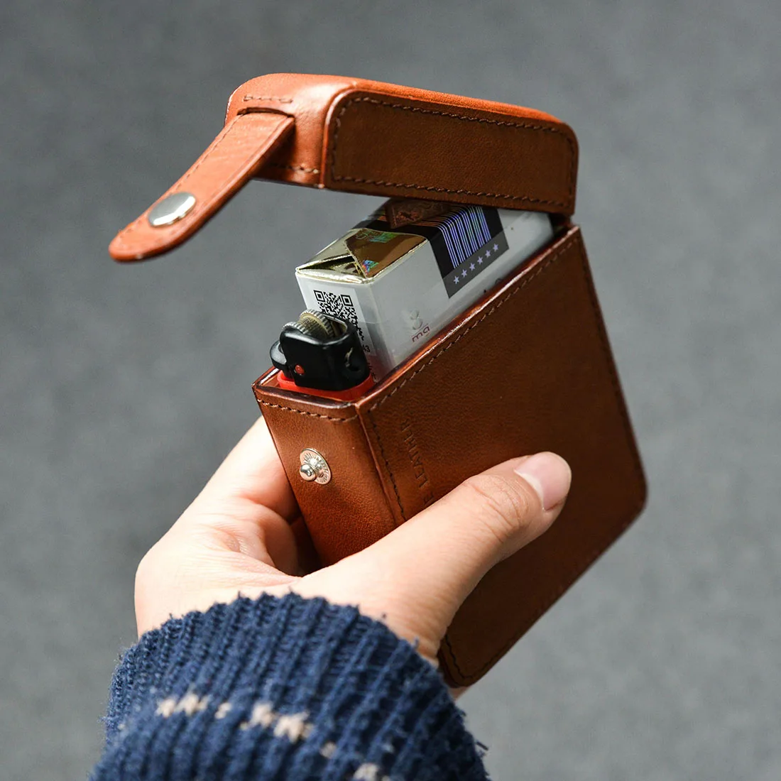 

one leather Genuine Leather Cigarette Case Cover Luxury Ciggarettes Box Big Capacity Lighter Tobacco Pouch Holder Gify for Women
