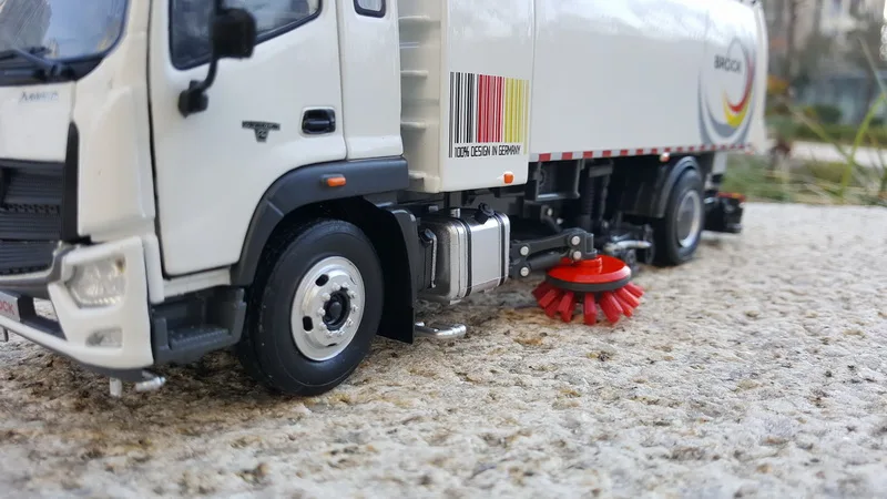 Новинка Коллекционная модель из сплава подарок в масштабе 1:35 Foton Rowor ES дорожный