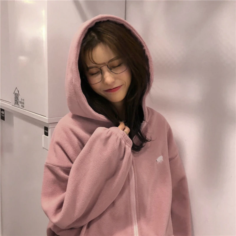 Женская толстовка на молнии однотонная Флисовая теплая с вышитым медведем в