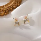 Женские серьги-гвоздики ручной работы, корейские серьги с жемчугом, жемчугом, ракушкой, цветком, блестящие украшения с кристаллами, 2021