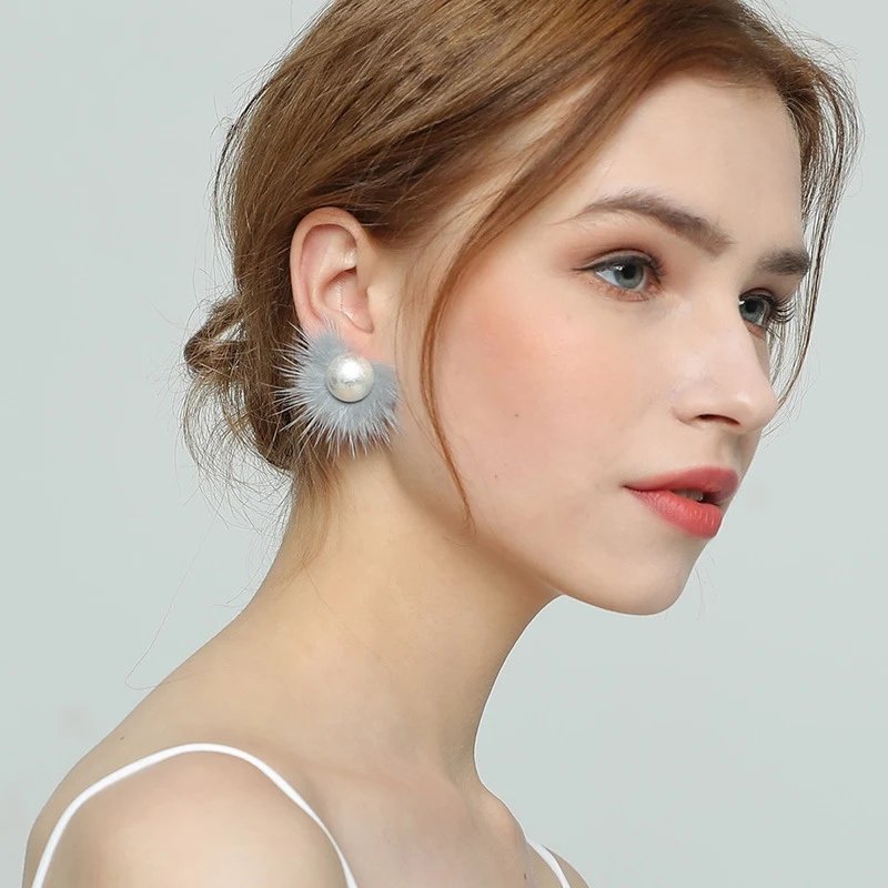 Женские серьги-гвоздики из меха норки ELEGANCE11 2019 | Украшения и аксессуары