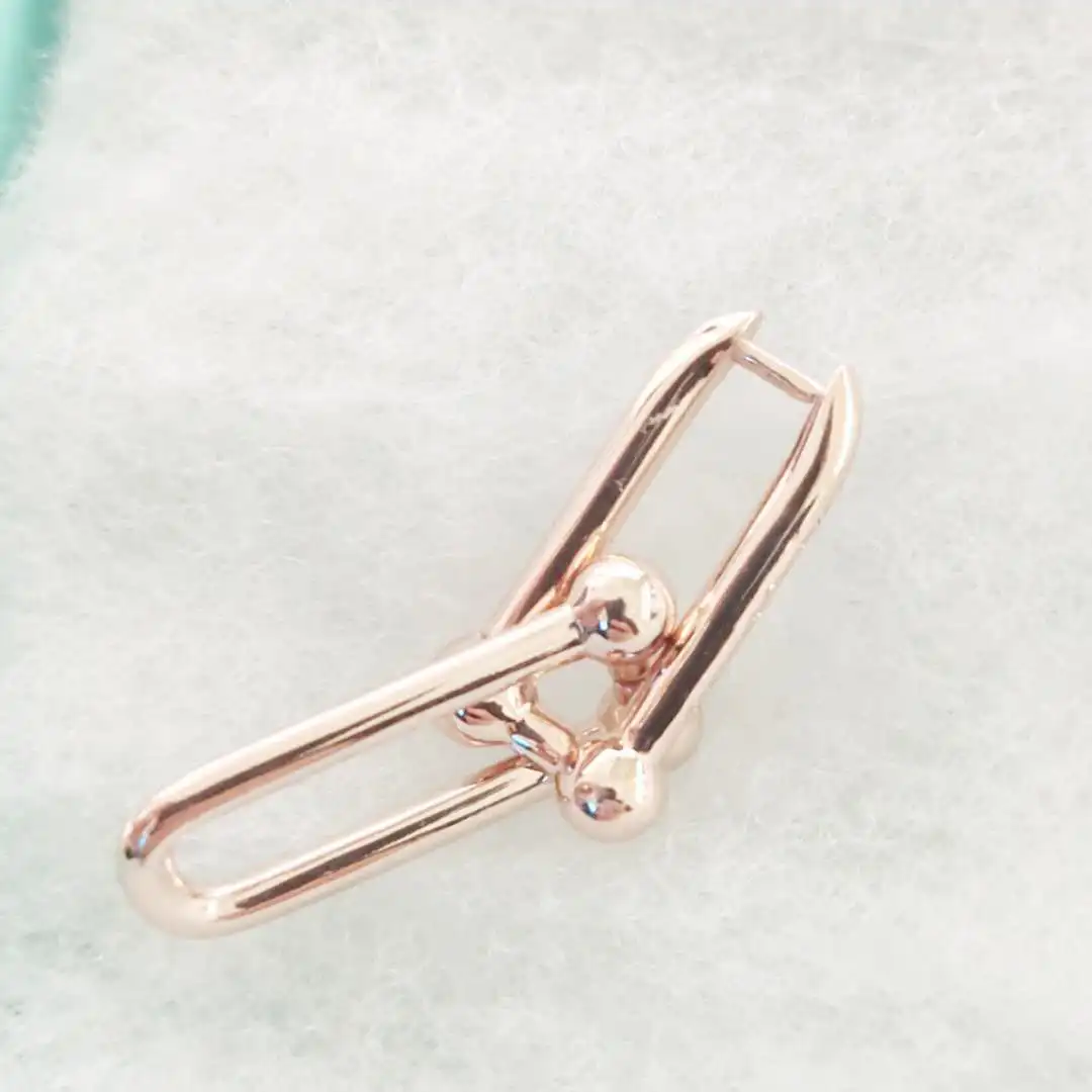 

S925 earrings simple fashion popular symmetrical earrings charm ladies holiday gifts