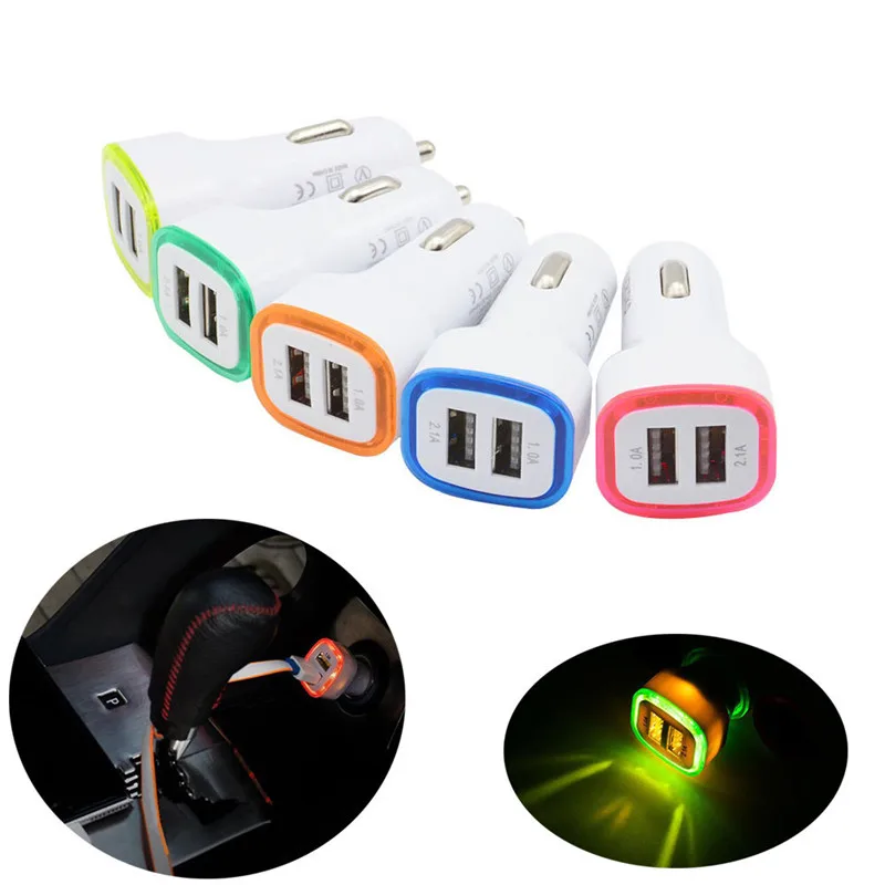 Автомобильное зарядное устройство с двумя USB портами и светодиодной подсветкой 2