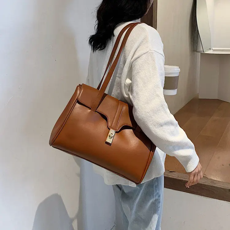 

New fashion gold buckle leather women's bag organ elegant women's one shoulder slant cross handbag small square bag