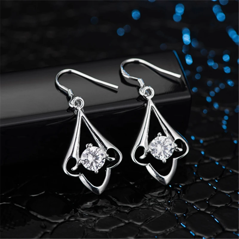 

New Silver Earrings Exquisite Classic Temperament Female Models Love Fashion Inlaid Zircon Earring Jewelry