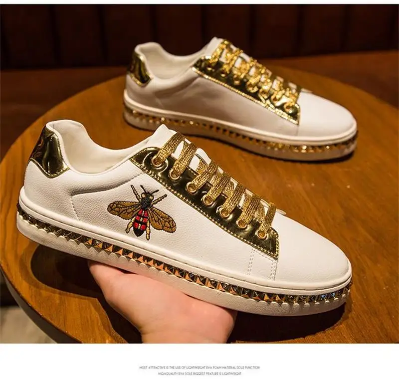 

Men's Boutique White PU Exquisitely Embroidered Flat Heel Sole Trim Gold Silver Lace-up Fashion Casual All-match Sneakers 1KB073