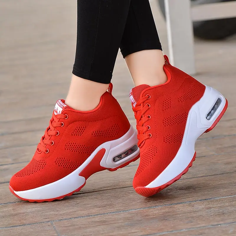 Женские кроссовки на платформе Цвет черный красный белый женские танкетке