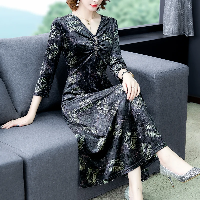 

2023 New Black Print Velvet V-Neck Sexy Maxi Dress Autumn Winter Korean Vintage Casual Dress Women 5XL Elegant Evening Dresses