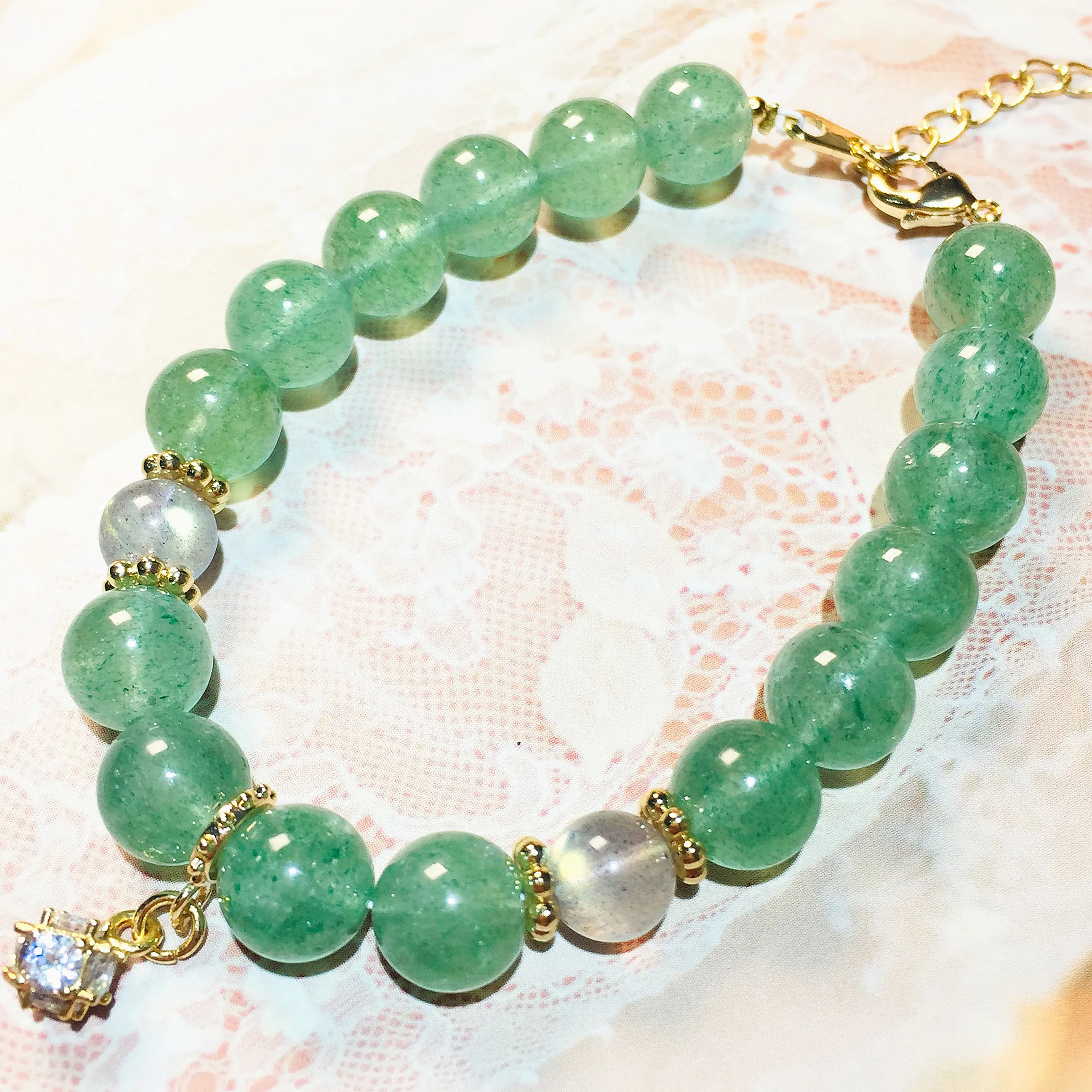 

Natural Stone Green strawberry crystal Bracelets Gemstone Charm Loose Beads Healing Energy Bracelet for Women Men Yoga Jewelry