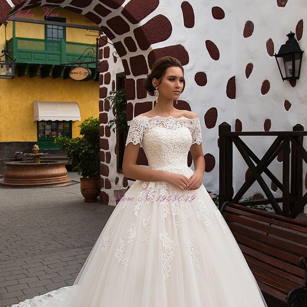 Роскошное ТРАПЕЦИЕВИДНОЕ свадебное платье с элегантным съемным жакетом и